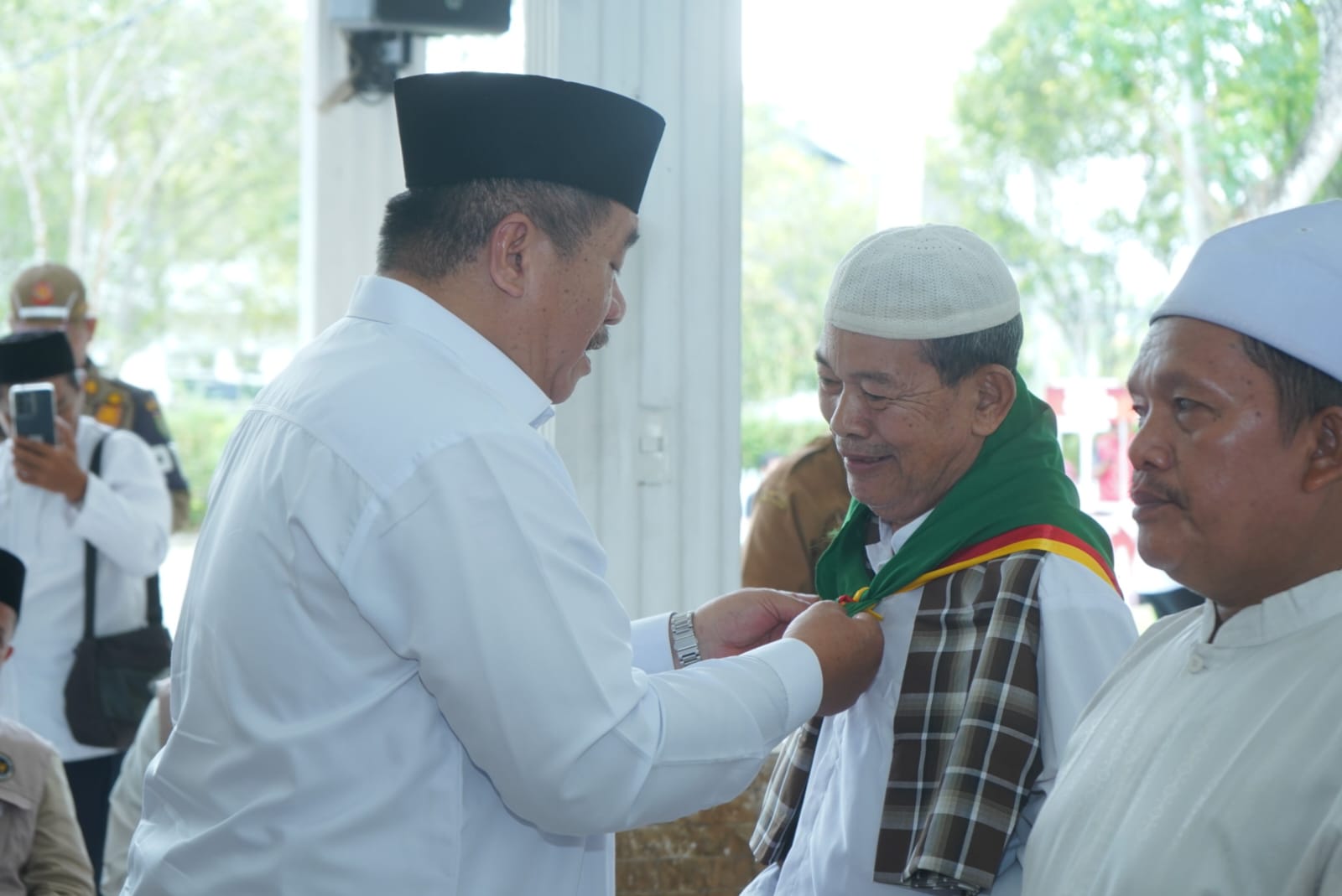 Bupati Asahan Lepas Ratusan Calon Jamaah Haji 2026 dalam Prosesi Upah-Upah